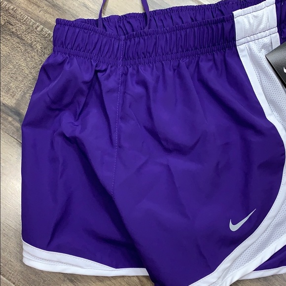 NIKE Women’s running shorts with Dri-Fit Technolog - Picture 5 of 15